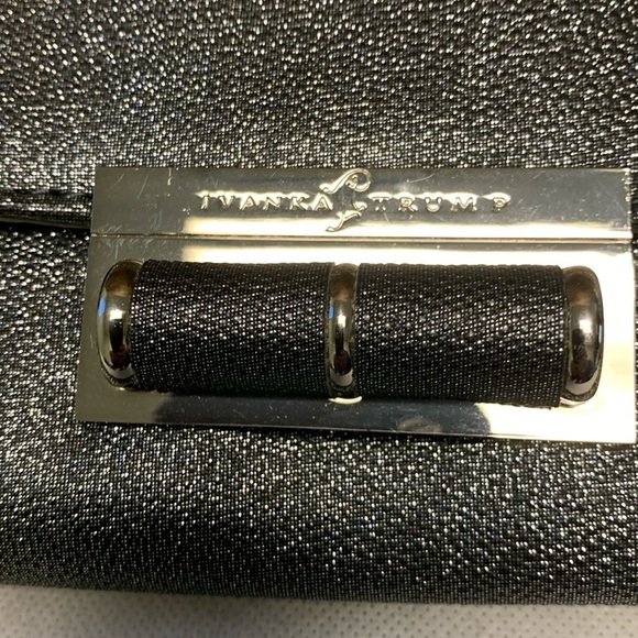 Ivanka Trump Silver Chrome Clutch New With Tags - Picture 2 of 11